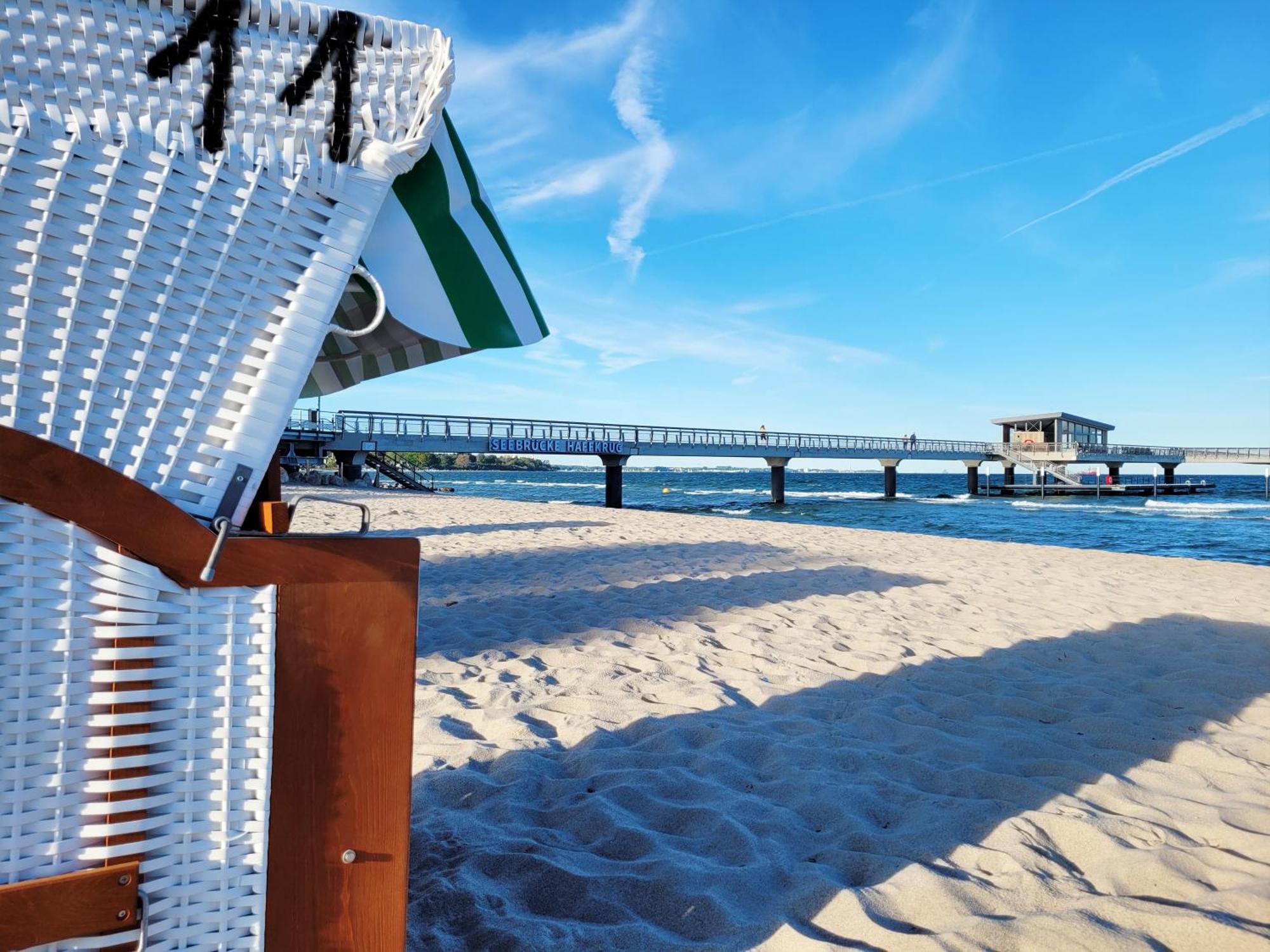 Strandnahe & Hochwertige Ferienunterkunft, Mit Gartenzugang, Parkplatz Und Fahrradunterstellplatz Шарбойтц Екстериор снимка